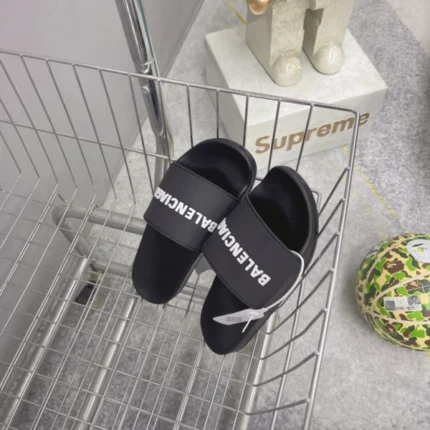 Balenciaga Pool Slide Sandal in Black/white