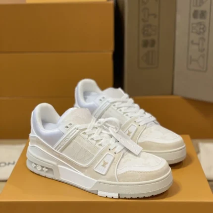 Louis Vuitton LV Trainer Beige Sneaker