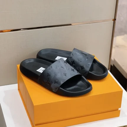 Louis Vuitton Waterfront Mule Rmwlvsdm36