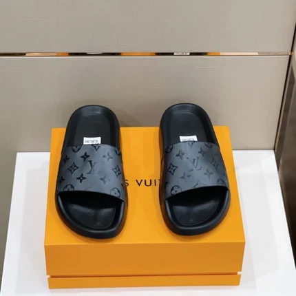 Louis Vuitton Waterfront Mule Rmwlvsdm36