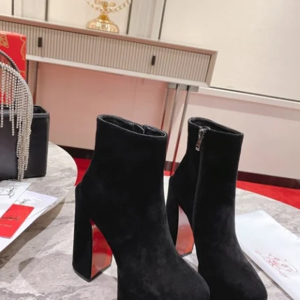 Christian Louboutin Loo Booty